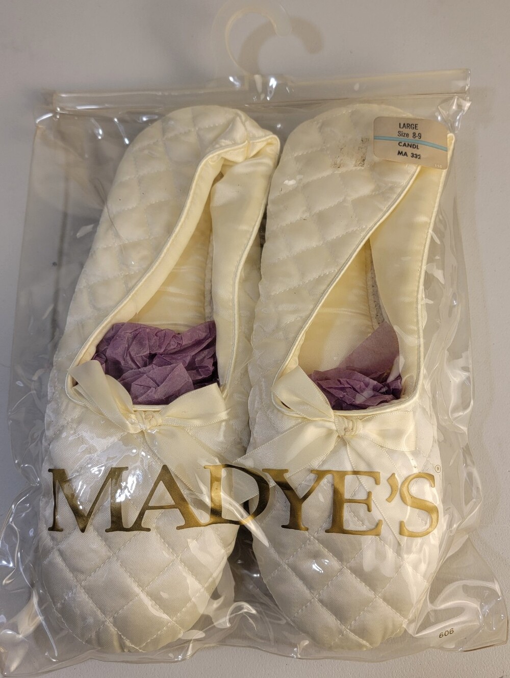 NOS Madye’s Vintage Cream Satin Bedroom Slippers Leather Sole Size 8-9 USA